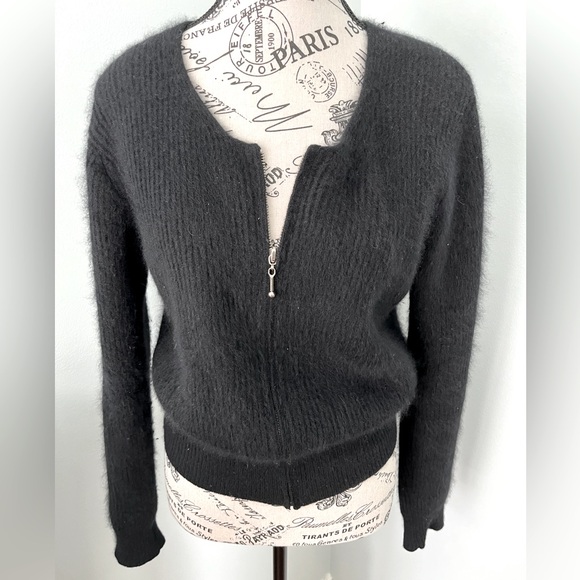 Vintage Black Women's Zip Angora & Lambswool cardigan sz medium - Picture 1 of 7